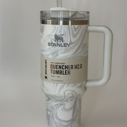 NEW Stanley Adventure Quencher H2.0 Flowstate 40 oz Tumbler Polar Swirl No Box