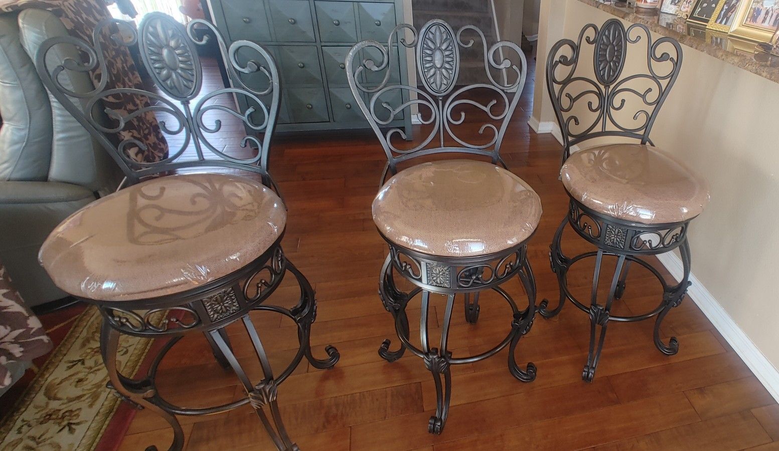 Set 3 Beautiful Iron Design High Chairs