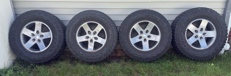 Goodyear Wrangler 285/70R17 Ultra Terrain Tires With Aluminum Jeep Rims