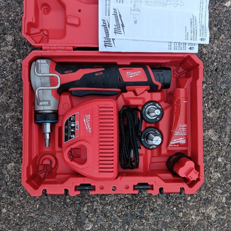 Milwaukee 2432-20 Pex Propex Expander New Condition. Many Other Tools. For Pick Up Fremont Sea. No Low Ball Offers Please. No Trades. Yes I Have It