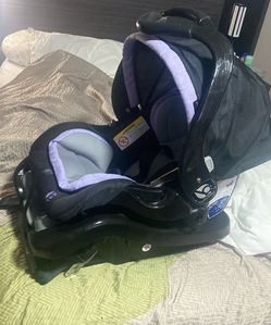 BabyTrend Car Seat - Lavender