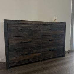 Dresser / Chest of Drawers – Like New – Torrance Pickup