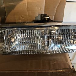 Headlight for Chevy S 10 or blazer