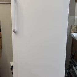 Hamilton Beach 11 cu ft Upright Freezer