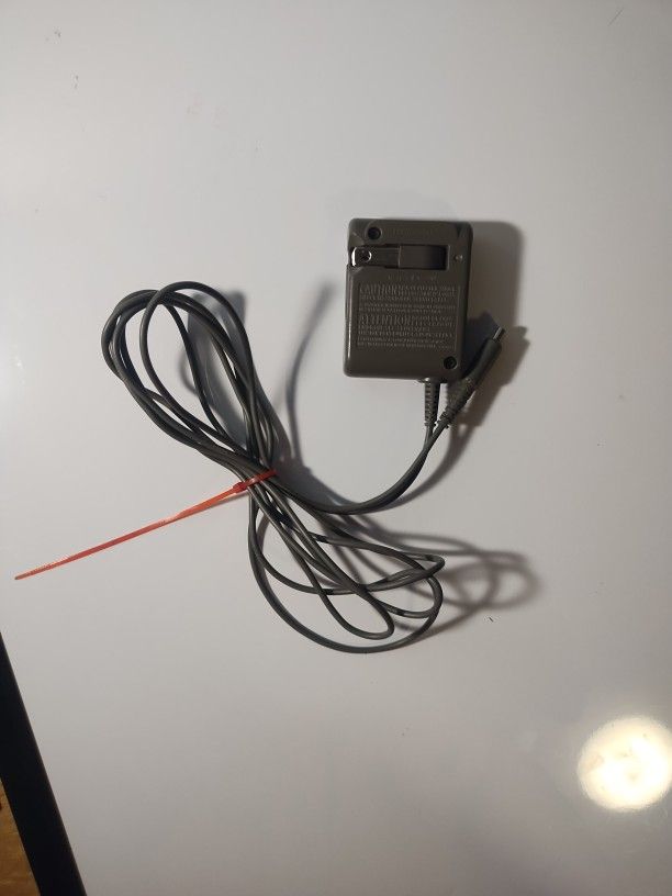 RARE ORIGINAL NINTENDO DS CHARGER