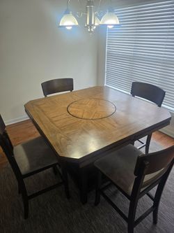 6 seat Large dining table