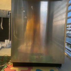 Dishwasher KitchenAid Model KUDK03FTSS3