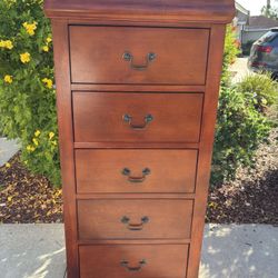 5 Drawer Wood Dresser Chest of Drawers Vanity Furniture Great Condition 