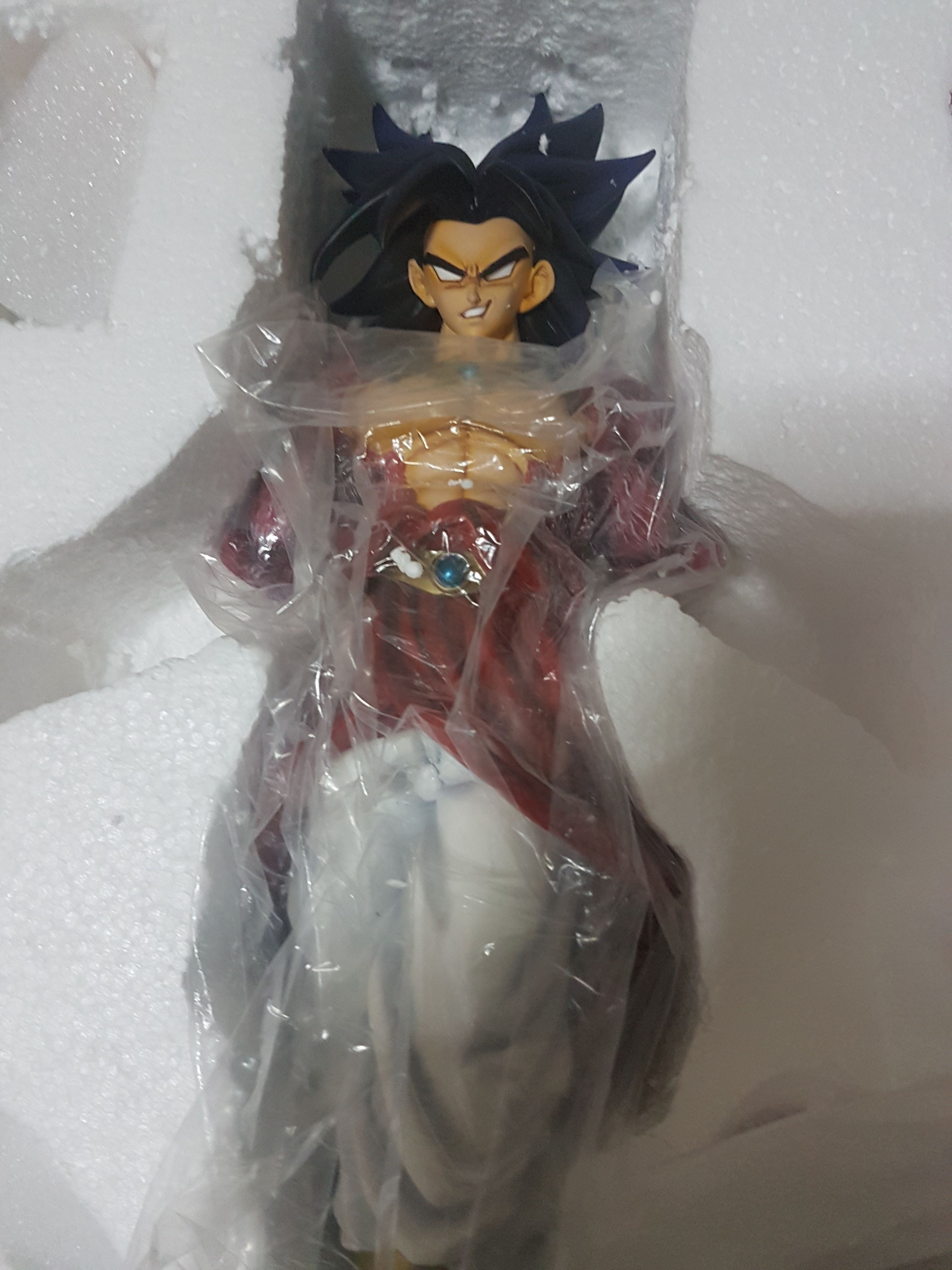 Dragonball AF Dragonball Z 18 Broly ssj5 Resin Statue with base [middle  finger broken] for Sale in New York, NY - OfferUp