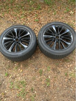 2 Infiniti Q 50 OEM tires with rim