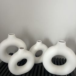 4 Modern ceramic Donut Flower Vase  