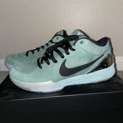 NIKE KOBE 4 PROTRO GIRL DAD SIZE 9 New 