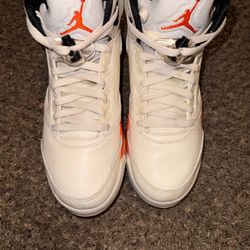 Nike Men's Air Jordan 4 Retro Sneaker