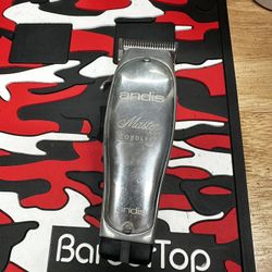 Andis Másters Clippers Cordless 