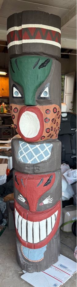 Totem pole wooden very old