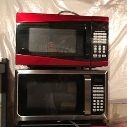 Lightly Used Hamilton Beach 900 Watt Microwave (Red or Silver)
