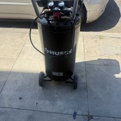 Compresor husky 20 galones like new $190 firme