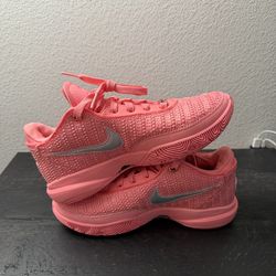 Lebron James pink diamond basketball shoes