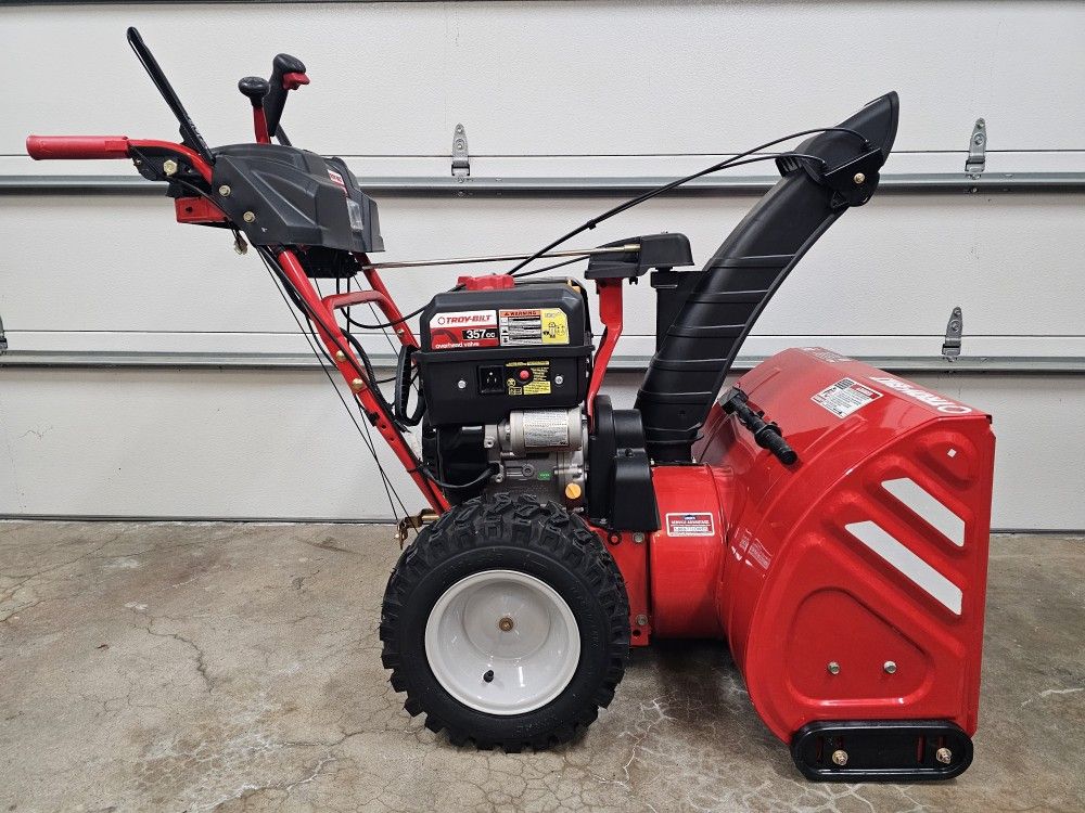 Troy Bilt 28 Inch Wide Snowblower Like Brand New Snowthrower 3 Stage