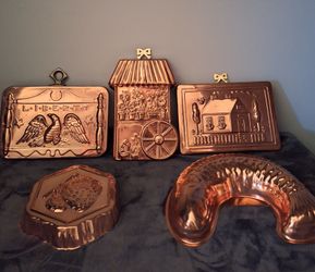WALL DECOR ( MOLDS  )