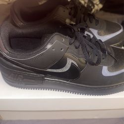 Nike size 10 woman air forces