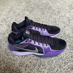 Size 11 - Nike Sabrina 2 Court Vision W