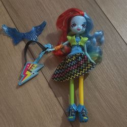 My Little Pony Equestria Girls Rainbow Dash Rocks Doll with guitar