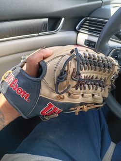 Wilson A2000 Baseball Softball Glove