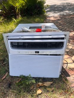 Free Air Conditioner window unit with case