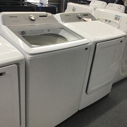 New Scratch And Dent Samsung Washer And dryer Set. 1 Year Warranty 
