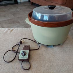 Retro Rival Crockpot Yellow 5qt Slow Cooker Model 3(contact info removed)'s