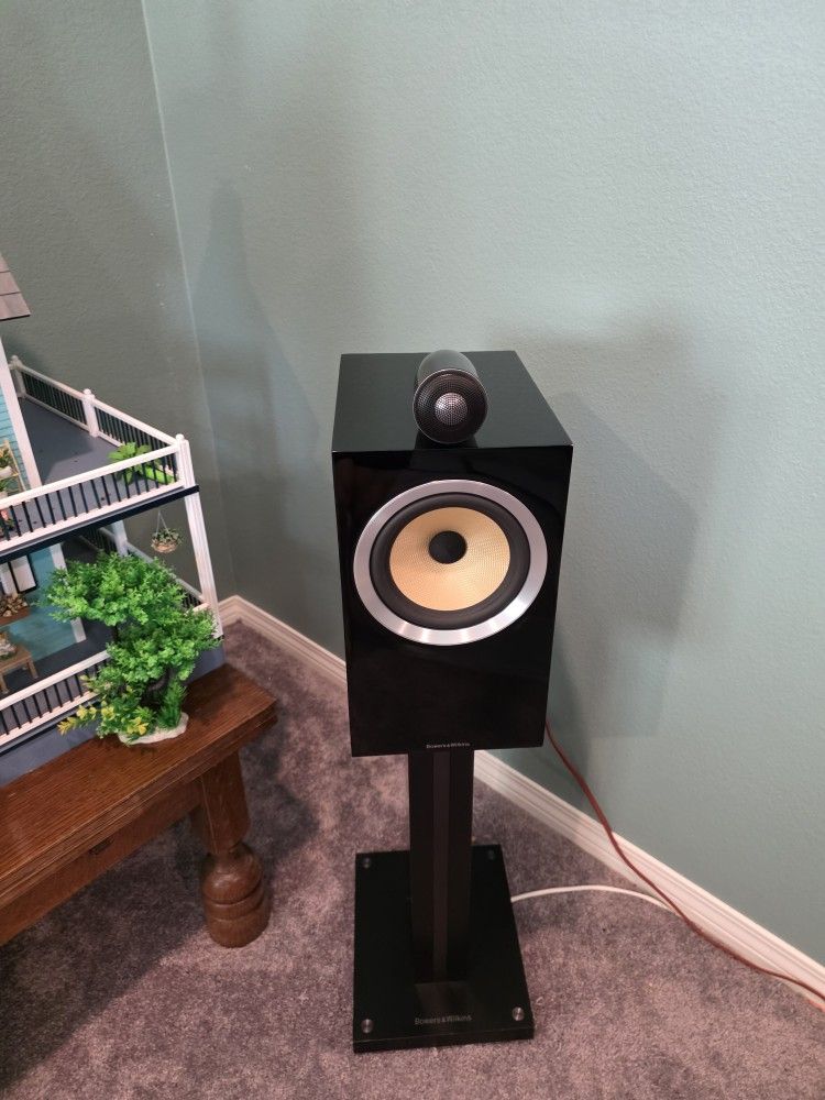 Bowers And Wilkins CM6 S2 Bookshelf Speakers