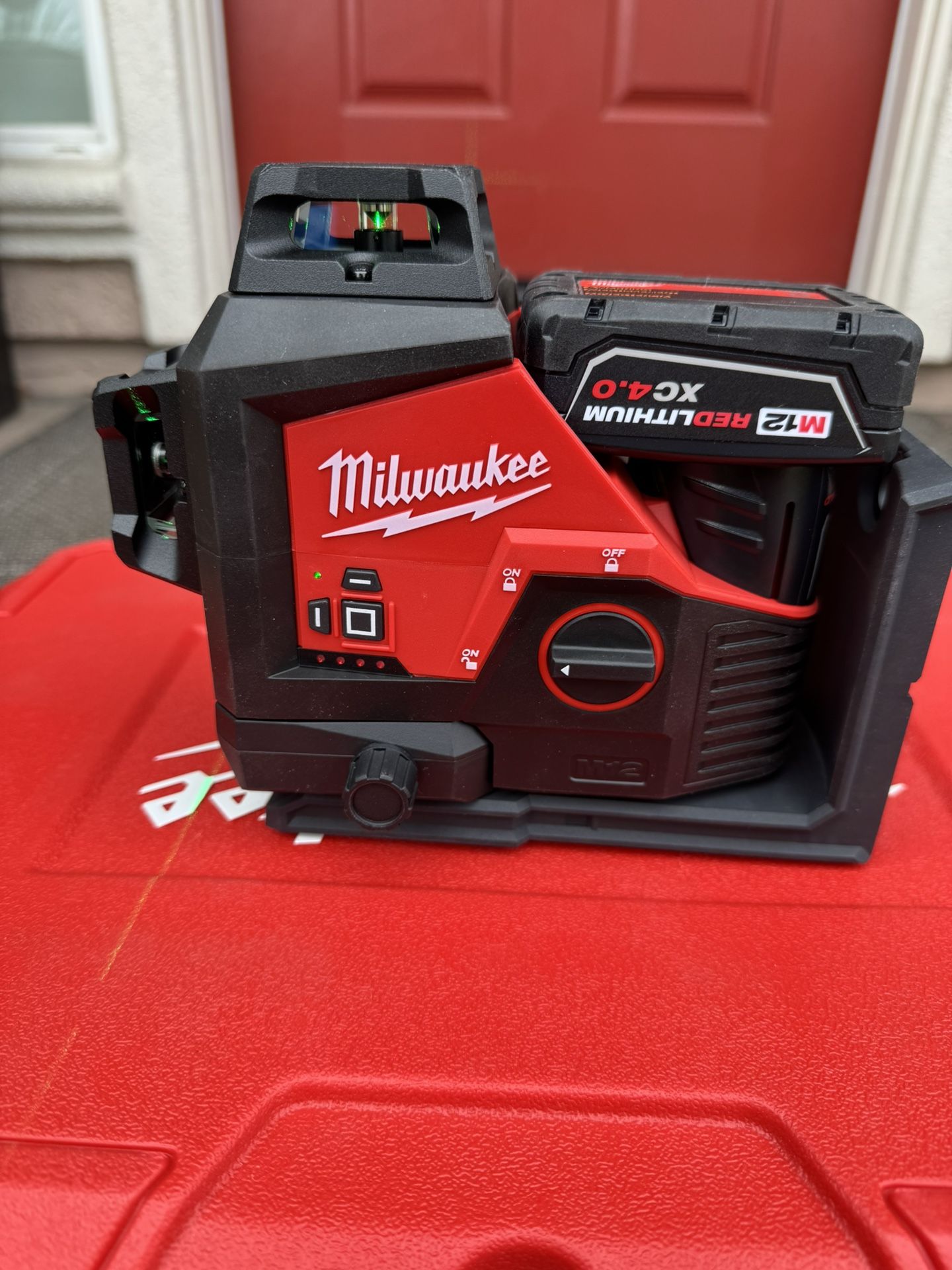 Milwaukee M12 360 Line Laser