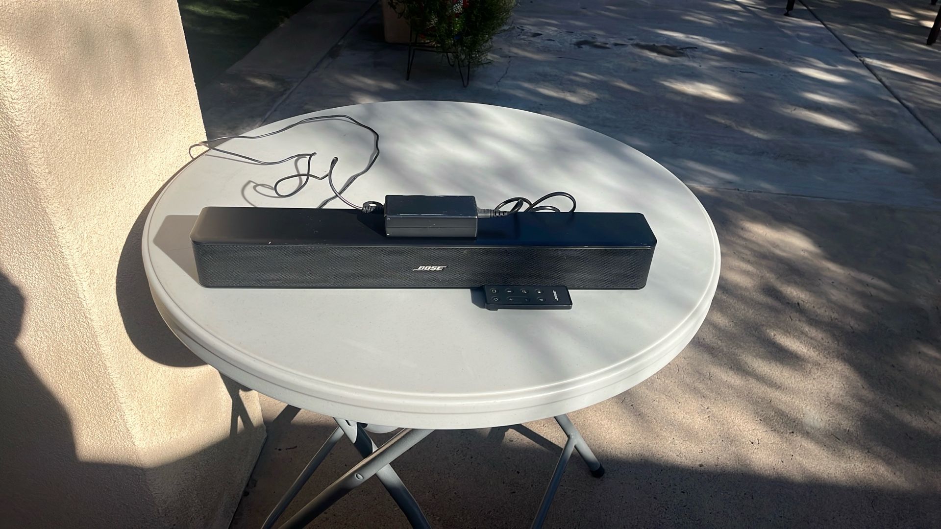 Bose Sound Bar With Remote Control.