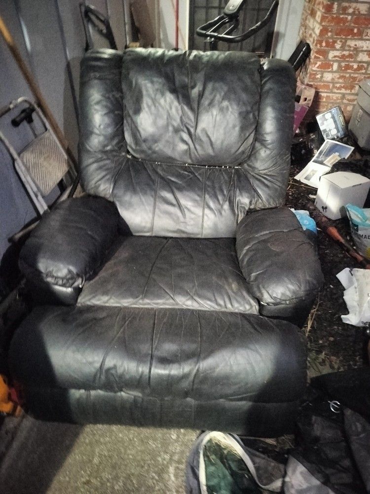 Leather Massaging Reclining Lounge Chair