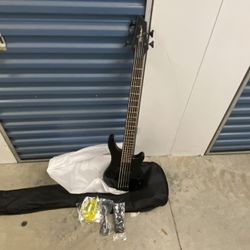 Electric Bass Guitar 🎸. 5 Strings 
