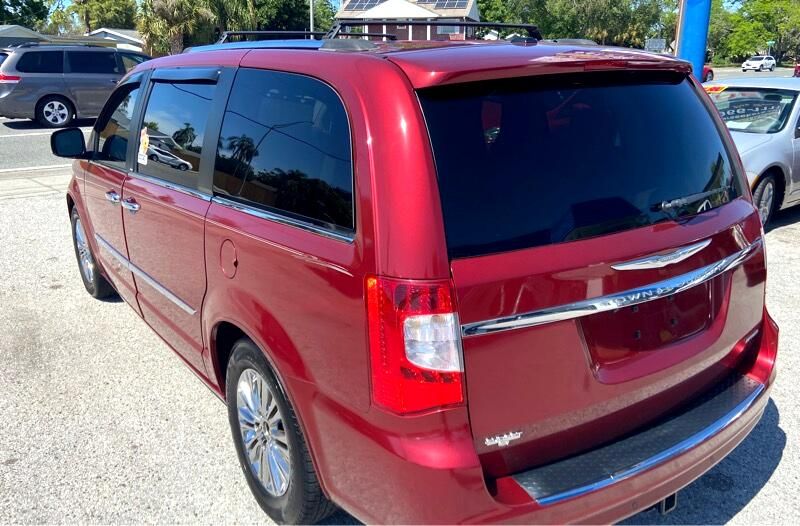 2011 Chrysler Town & Country