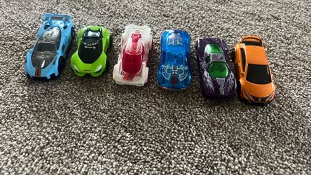 6 Toy Cars