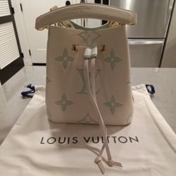 LV Neonoe BB Monogram