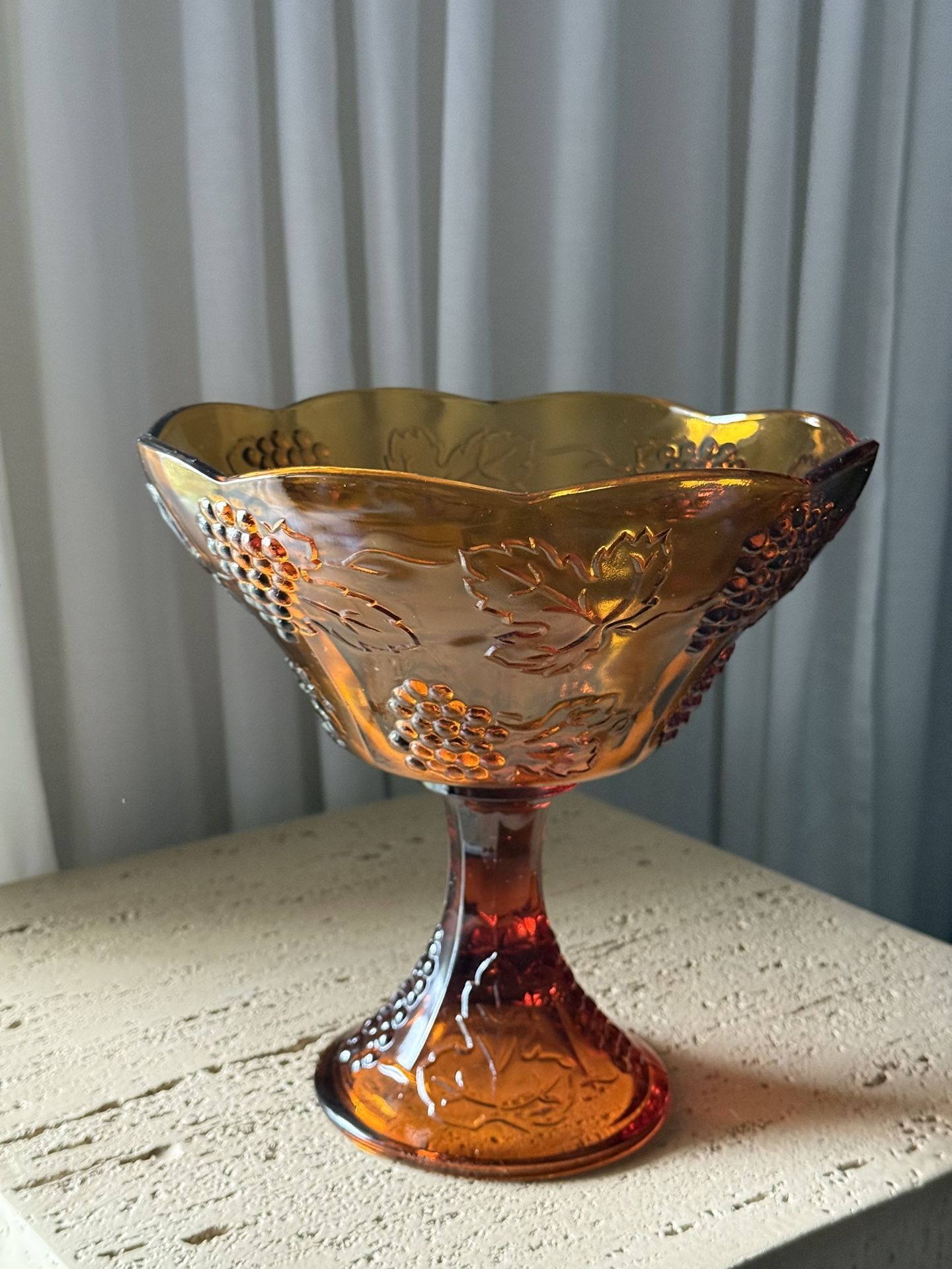 VINTAGE AMBER INDIANA CARNIVAL GLASS STEMMED PEDESTAL FRUIT BOWL