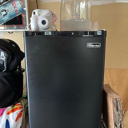 Mini Fridge 
