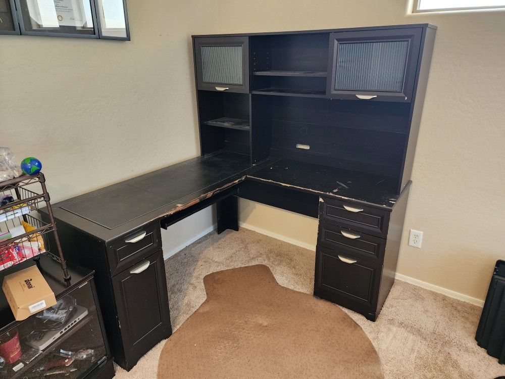 Wooden Office Corner Desk With Nook