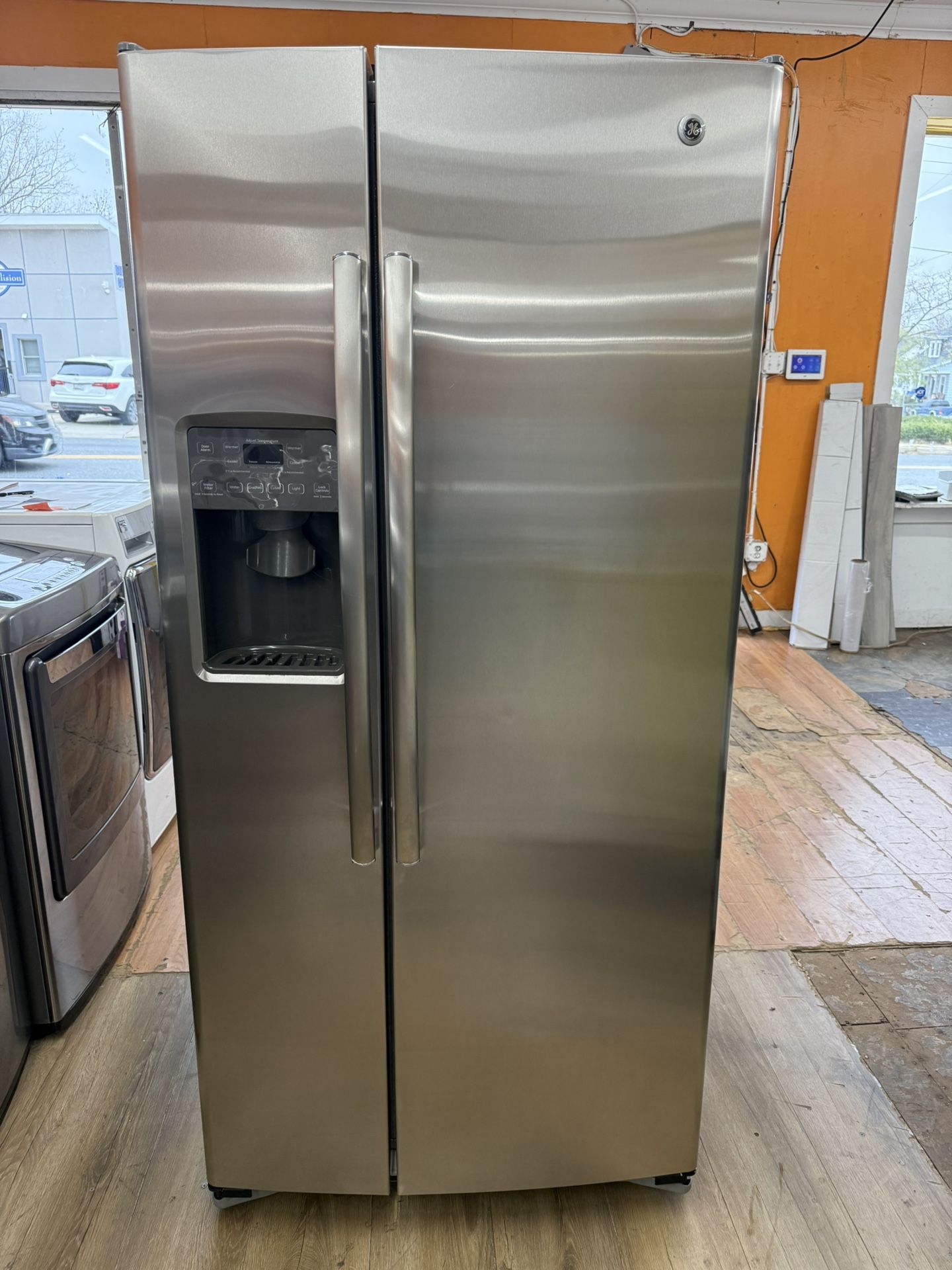 Ge Refrigerator 33 Inch Ice And Water Good