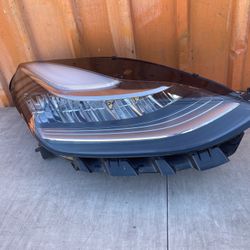 Headlight Tesla Model 3/Y  Right Passenger Side. OEM.  2017-2018-2019-2020 perfect condition