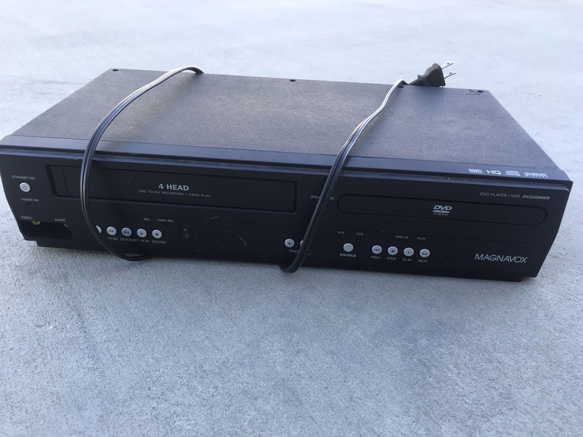 Magnavox DV220MW9 DVD Player VCR Recorder Combo