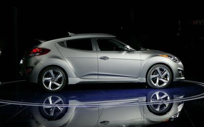 Car/ Coupe/ Hatchback/ Hyundai Veloster