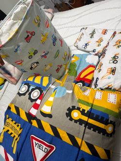 Kids Bedding Set + Laundry Hamper