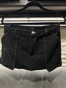 Black mini skirt