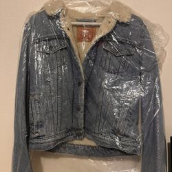 Levi’s Woman’s Jean Jacket Small