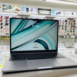 MacBook 2024 M3 256gb 8ram 